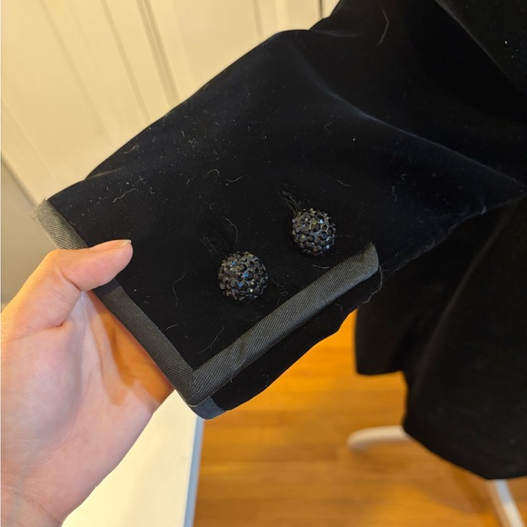Elegant Black Velvet Women's Coat - Picture 12 of 12